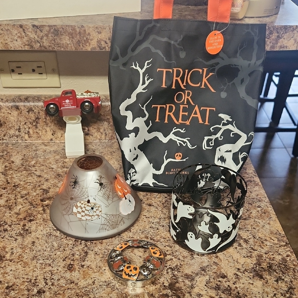 Bath And Body Works And Yankee Candle Halloween Bundle